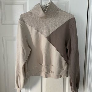 Abercrombie cropped turtleneck sweatshirt size SM